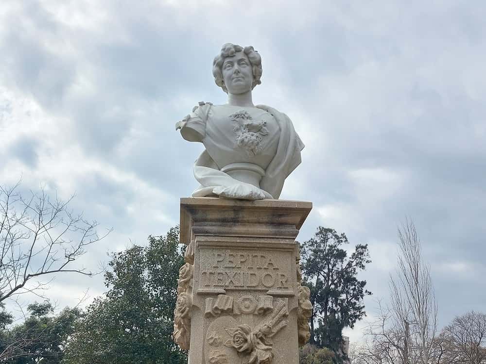Busto de Pepita Teixidor en el Parc de la Ciutadella, Barcelona